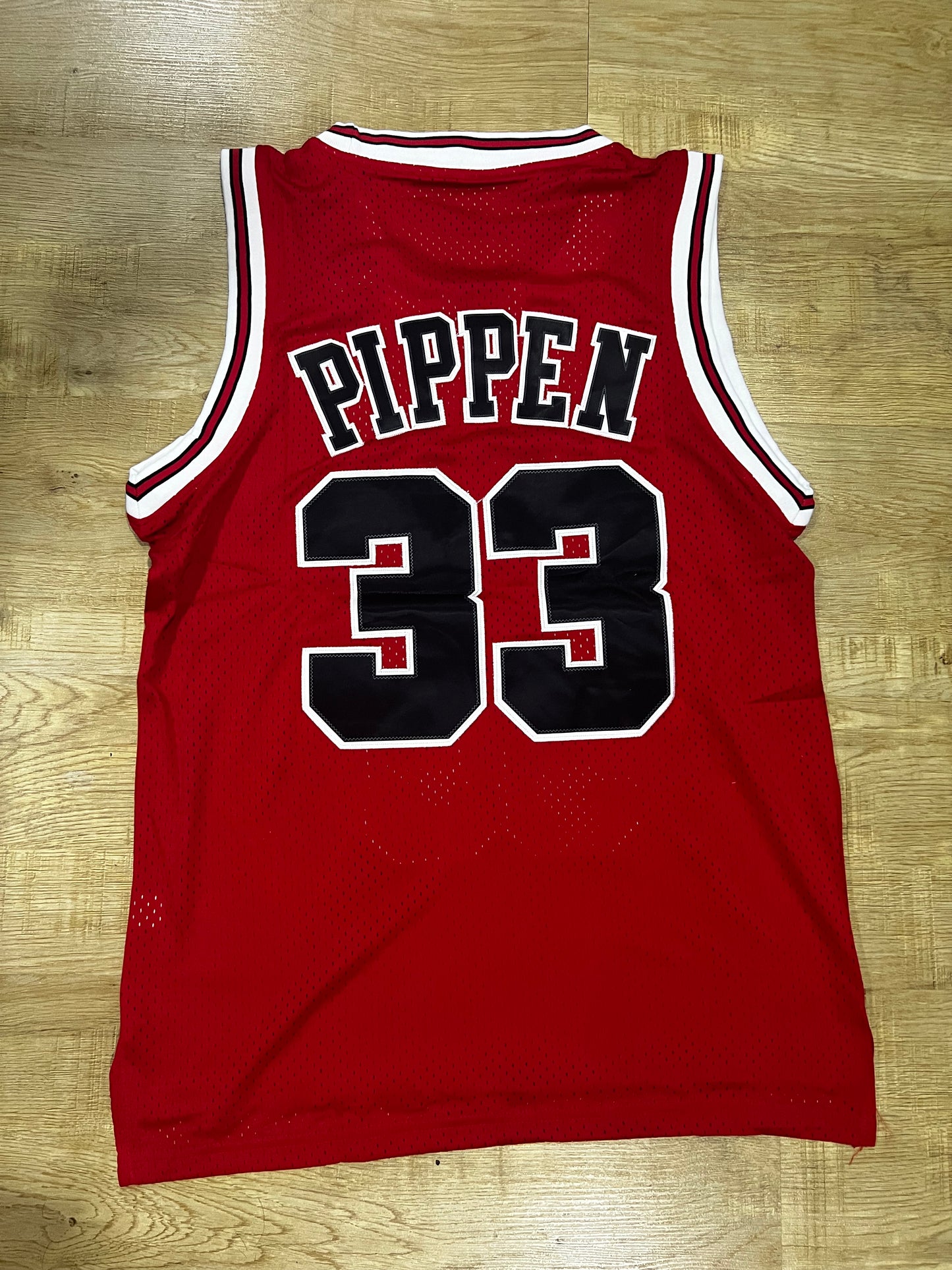Jersey Bulls #33 – (Calidad 1.1) 🏀🔴