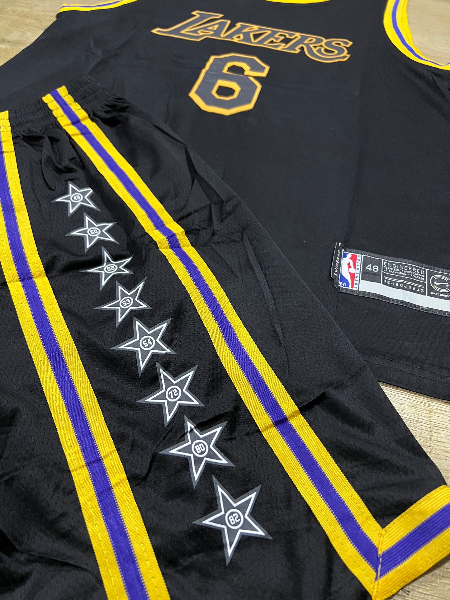 Uniforme Adulto Lakers Negro #6 – (Calidad Triple A) 🏀⚫