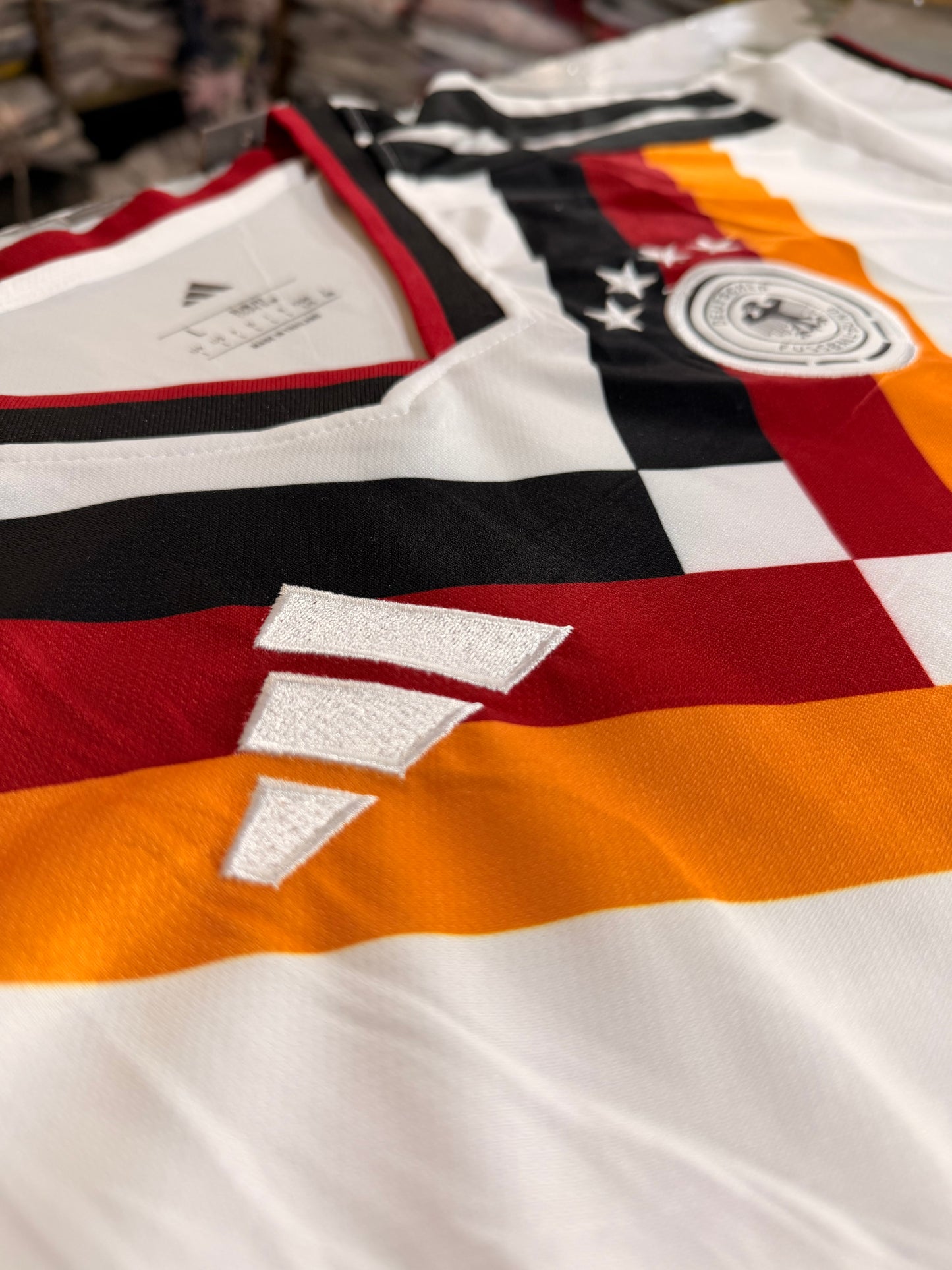 Uniforme Adulto Alemania Local Mundial 2026 – (Calidad Triple A) 🇩🇪⚪⚫