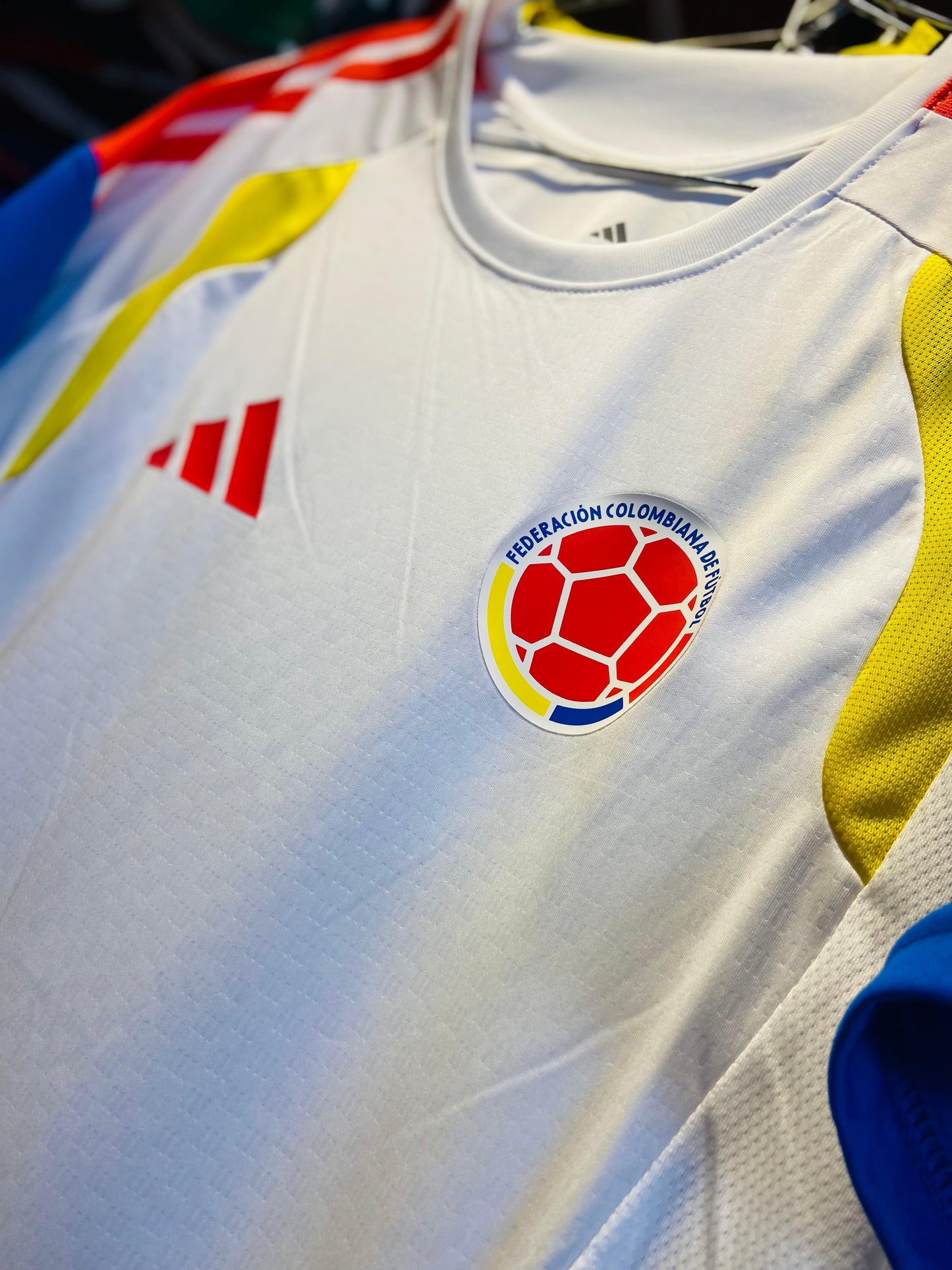 Camiseta Entrenamiento Selección Colombia 2026 Blanca – (Calidad 1.1) 🇨🇴⚪