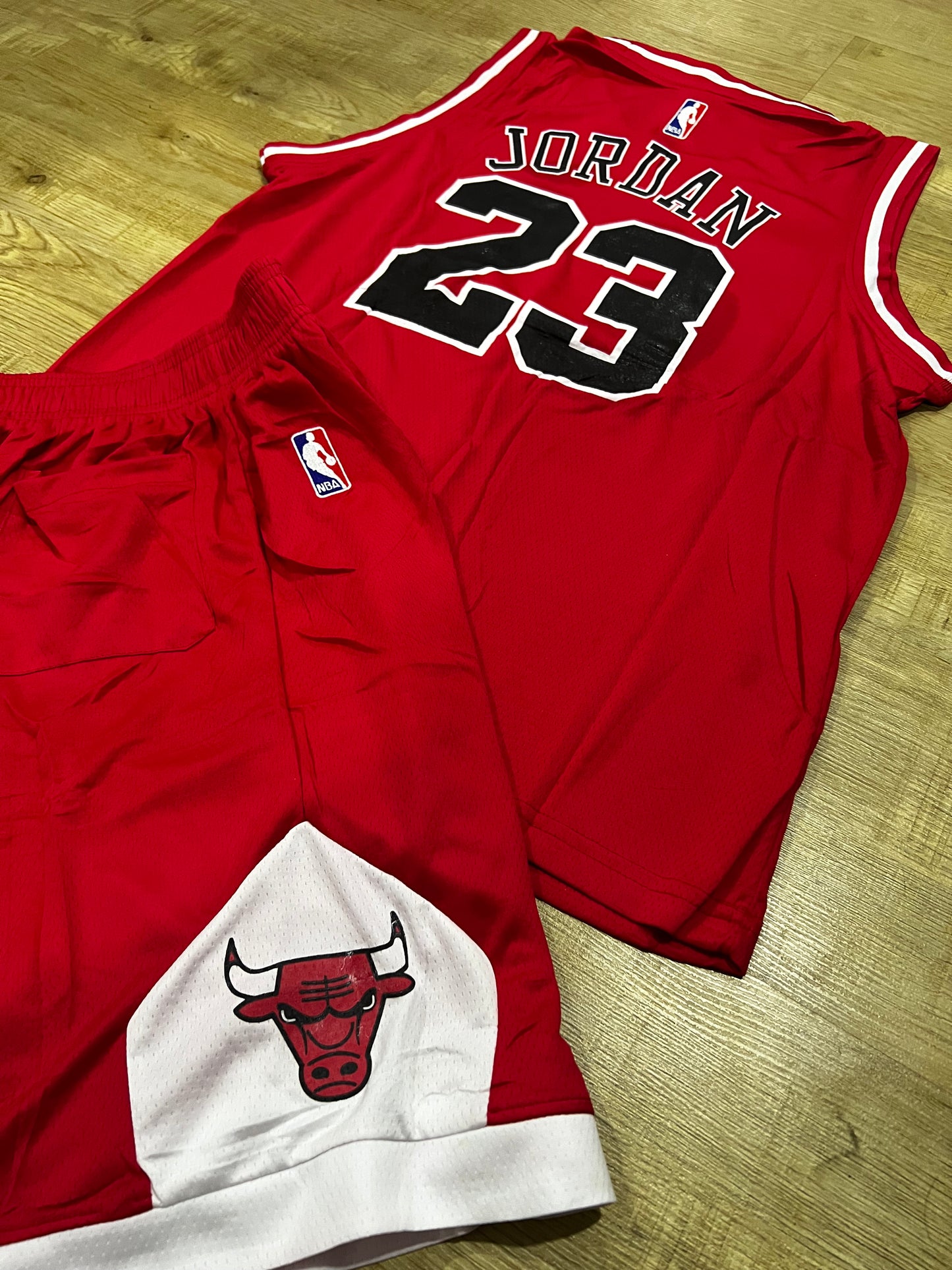 Uniforme Adulto Bulls Rojo #23 – (Calidad Triple A) 🏀🔴
