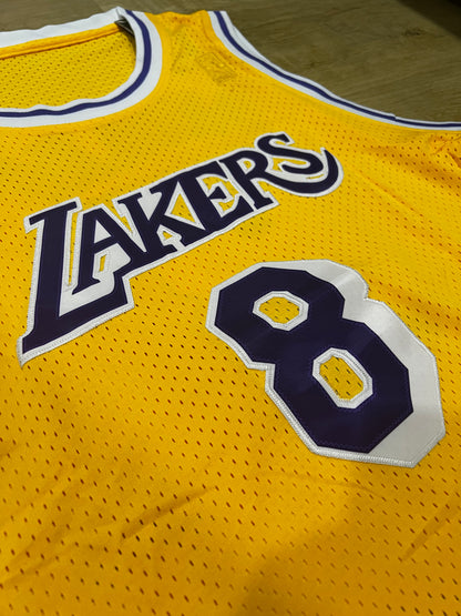 Jersey Lakers Amarillo #8 – (Calidad 1.1) 🏀💛