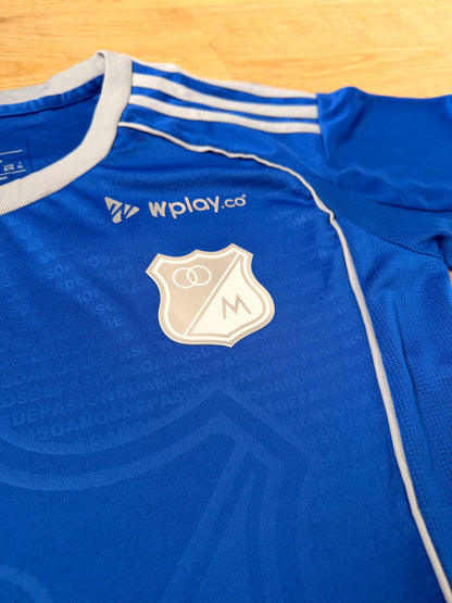 Camiseta Millonarios 2026 Local Dama – Calidad 1.1 Encauchetada