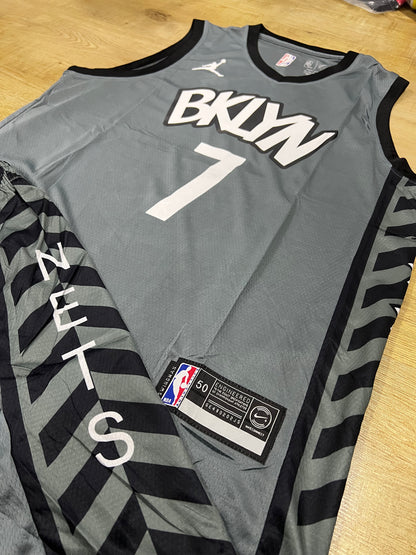 Uniforme Adulto Brooklyn Gris #7 – (Calidad Triple A) 🏀🌫️