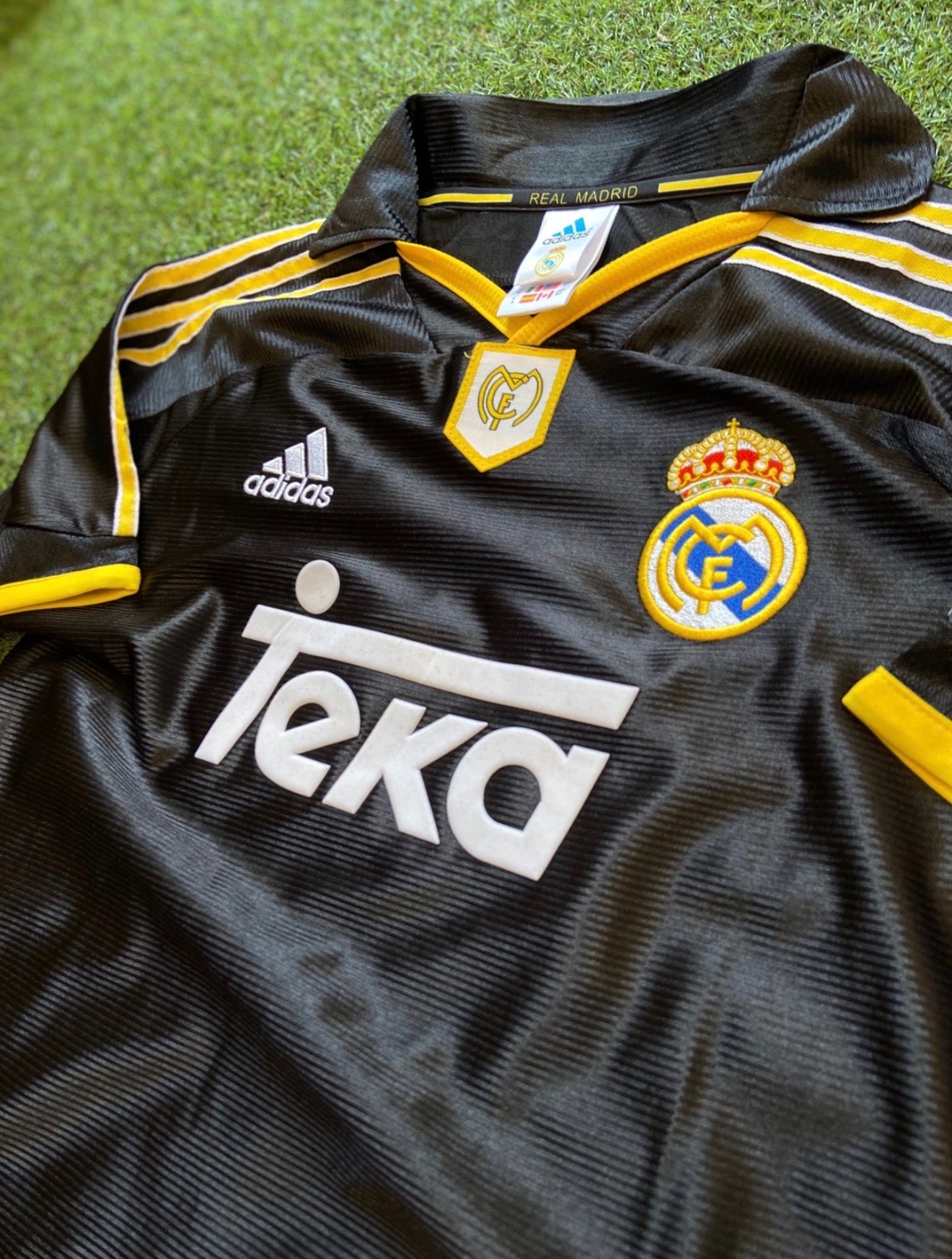 Camiseta Real Madrid Teka Negra Retro – (Calidad 1.1) ⚫👑