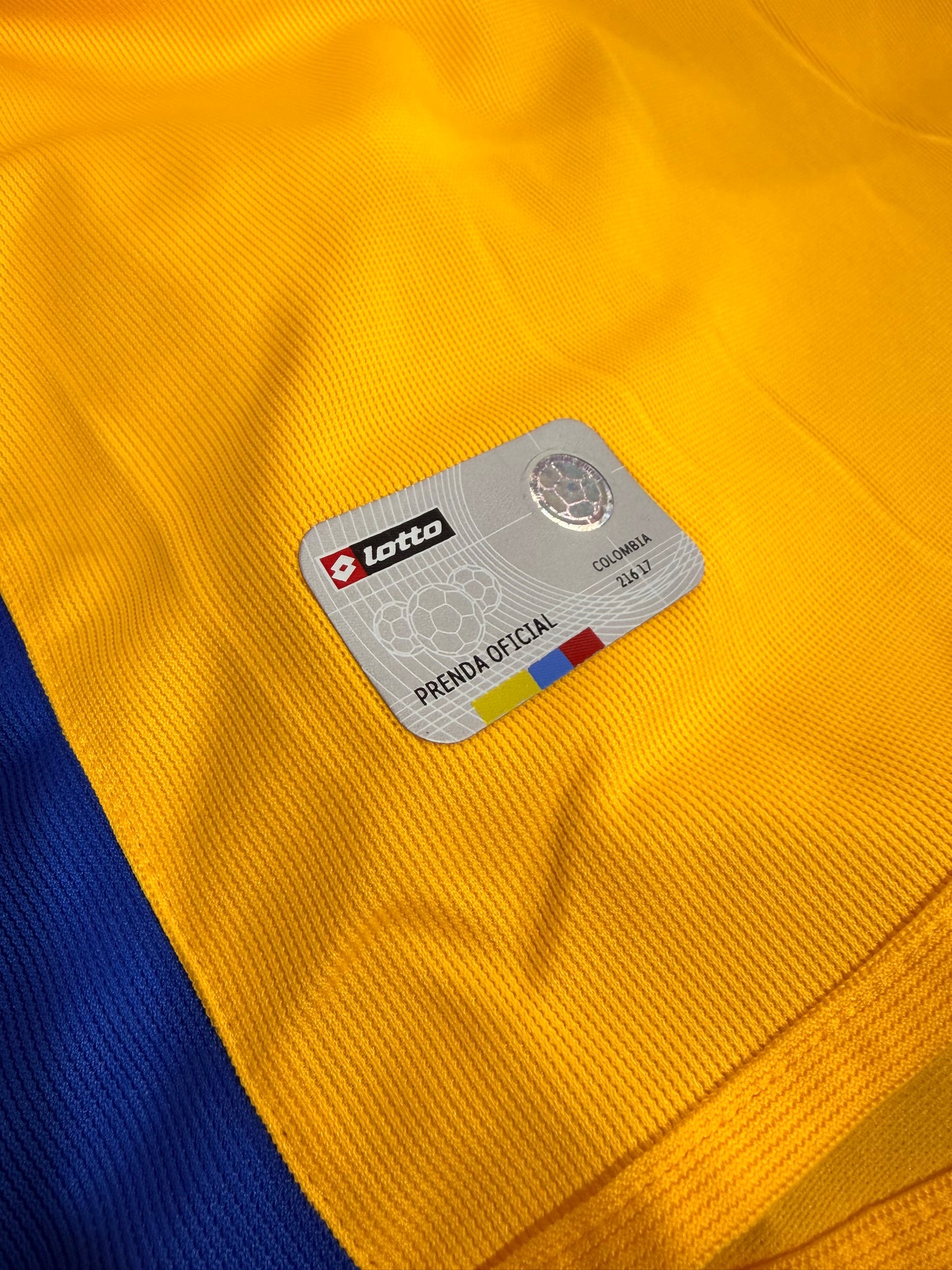 Camiseta Selección Colombia Retro Lotto – Hombre (Calidad 1.1)💛