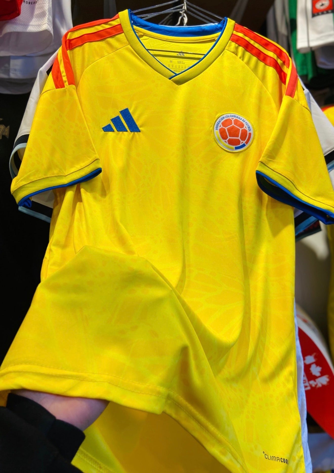 Camiseta Selección Colombia Mundial 2026 – Bordada Triple A (Hombre) 🇨🇴