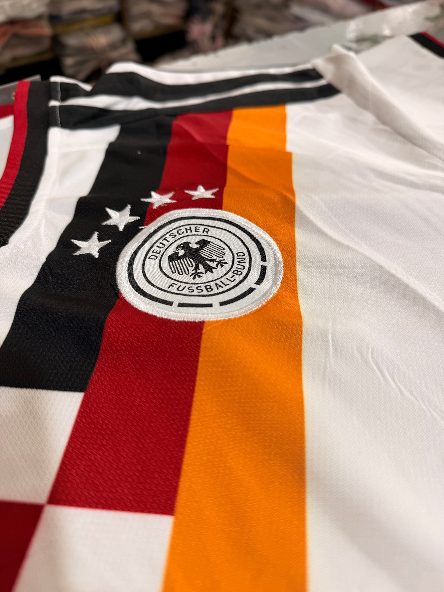 Uniforme Adulto Alemania Local Mundial 2026 – (Calidad Triple A) 🇩🇪⚪⚫