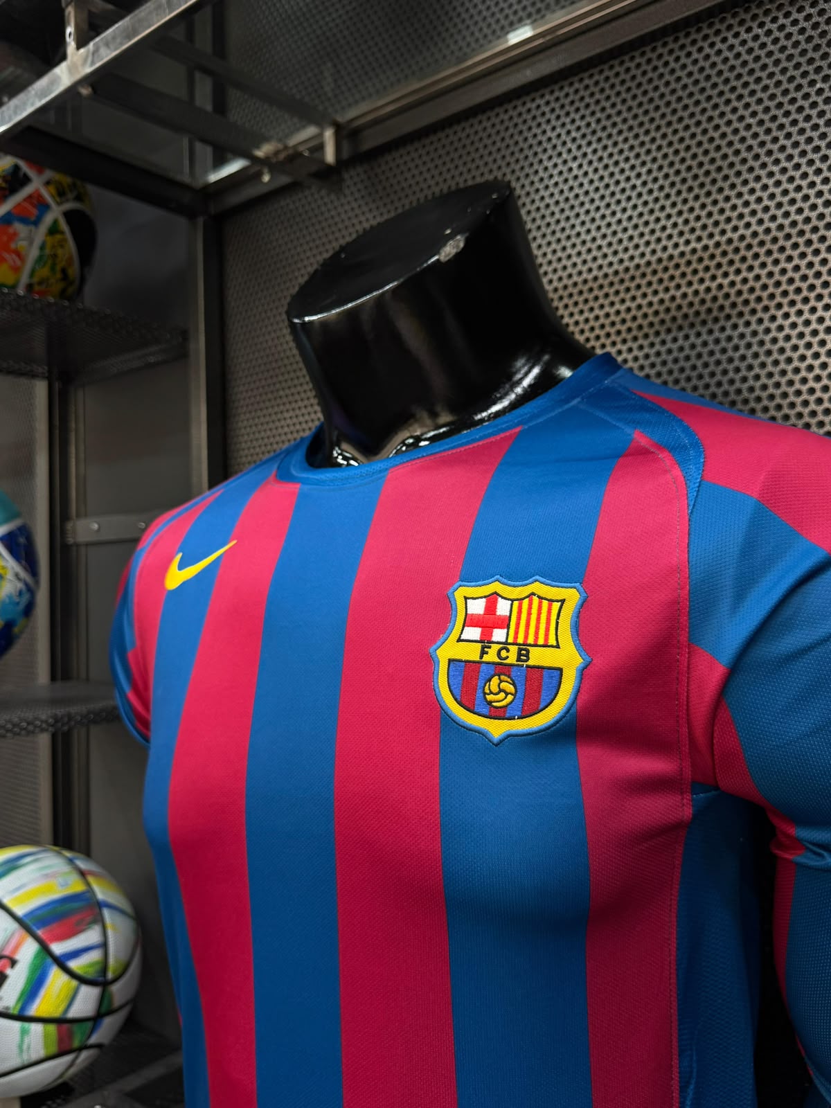 Camiseta Barcelona Ronaldinho 10 Retro 2005/06 Manga Larga – Dorsal y Parches