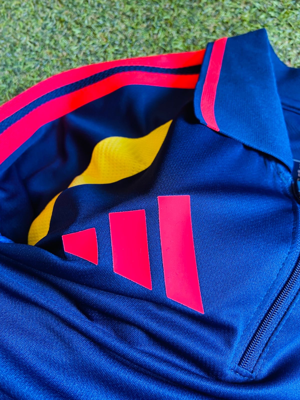 Camiseta de Presentación Selección Colombia 2026 – (Calidad 1.1) 🇨🇴✨