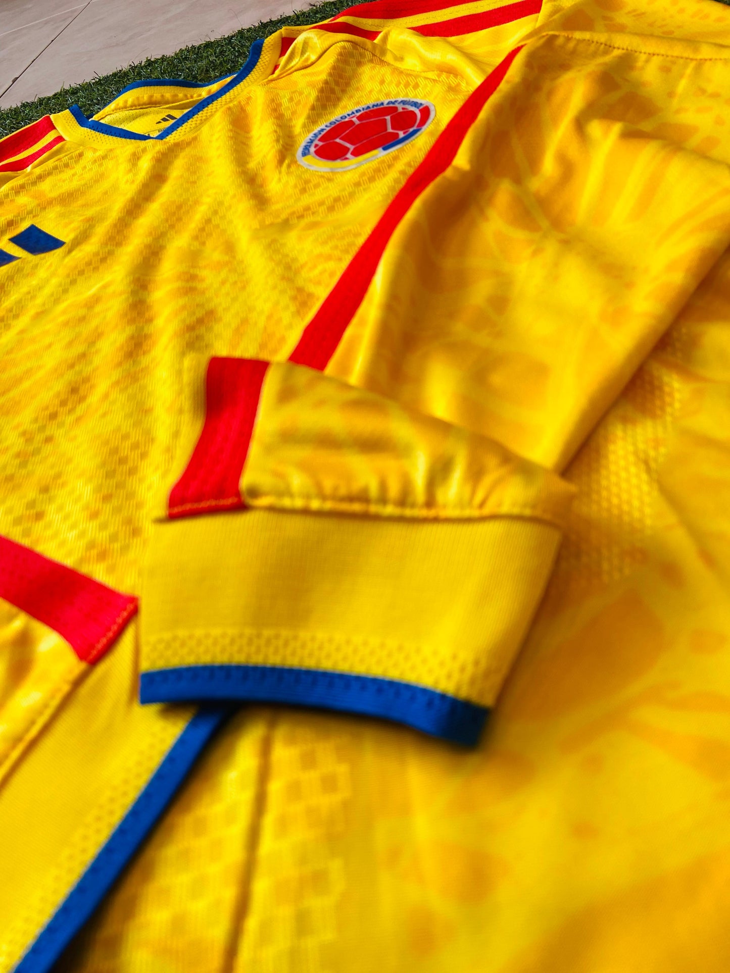 Camiseta Selección Colombia Mundial 2026 – Manga Larga Hombre (Calidad 1.1) 🇨🇴
