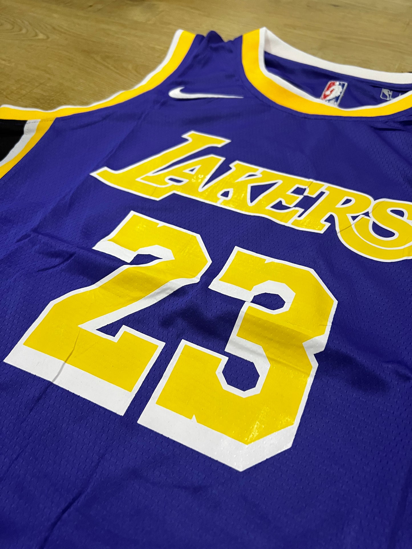 Uniforme Adulto Lakers Morado #23 – (Calidad Triple A) 🏀💜