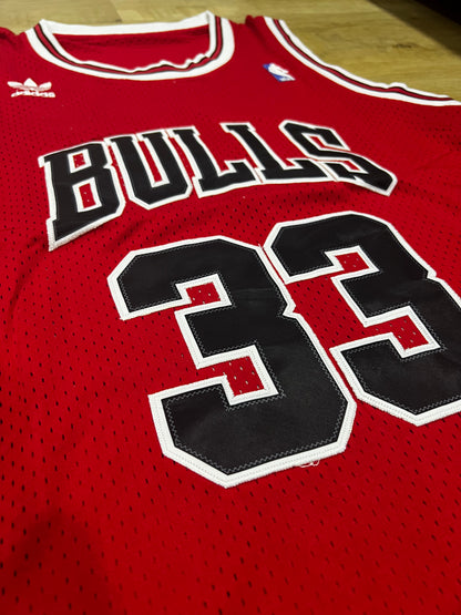 Jersey Bulls #33 – (Calidad 1.1) 🏀🔴