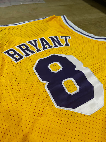 Jersey Lakers Amarillo #8 – (Calidad 1.1) 🏀💛